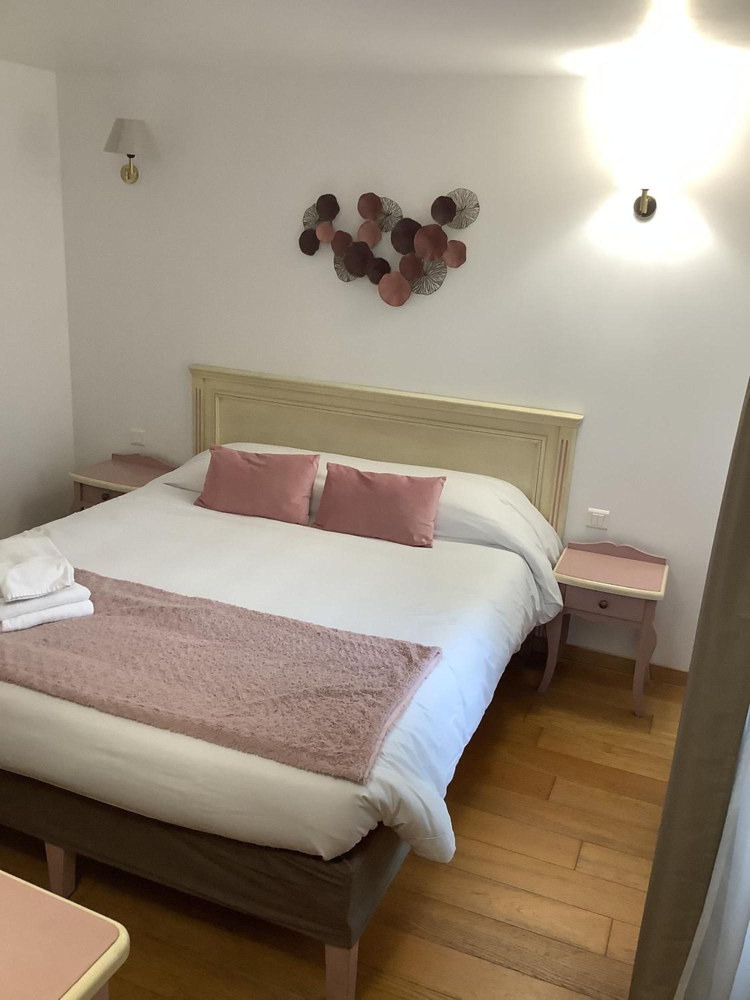Logis Le Marronnier Hotel Buffon Стая снимка