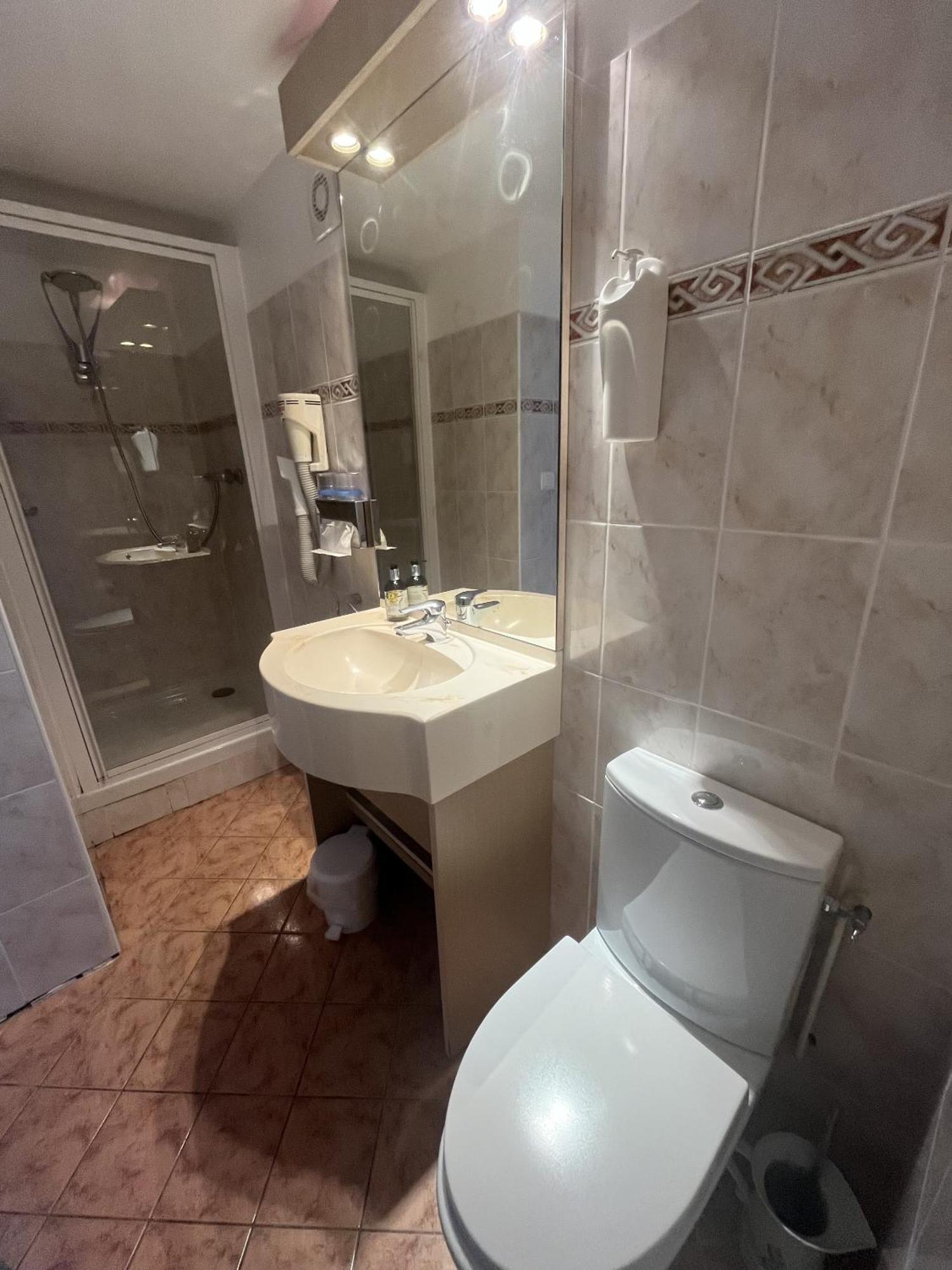 Logis Le Marronnier Hotel Buffon Екстериор снимка